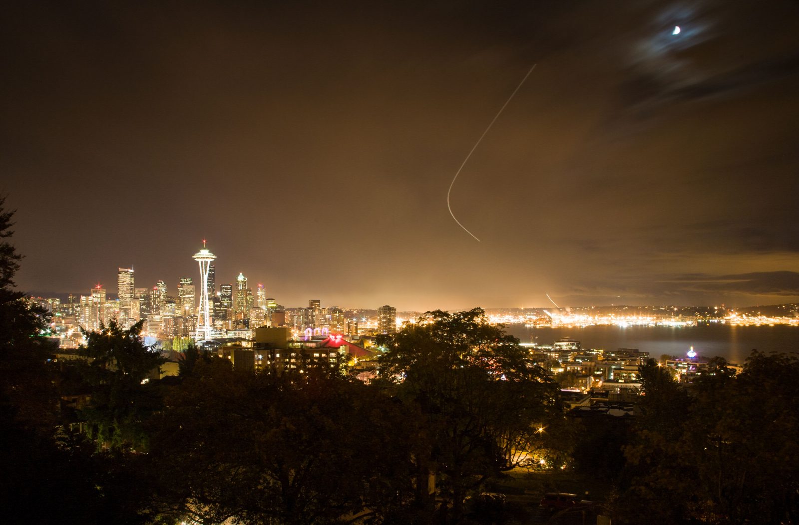 Seattle skyline and Mount Ranier